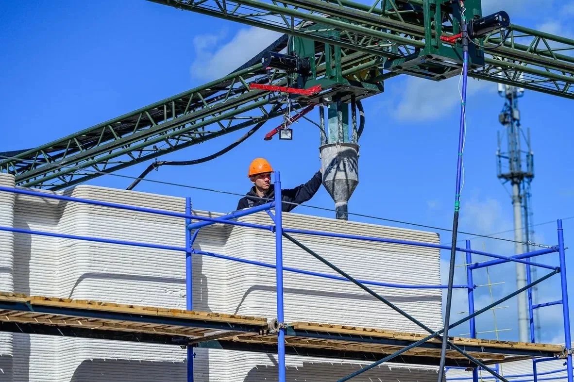 Editorial image related to Three AMTG Construction 3D Printers Produce Walls for Mella Shopping Center